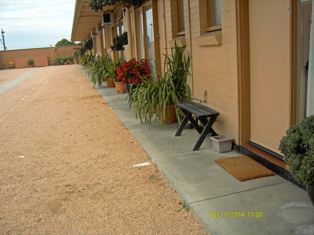 Travellers Rest Motel Bairnsdale Exterior photo