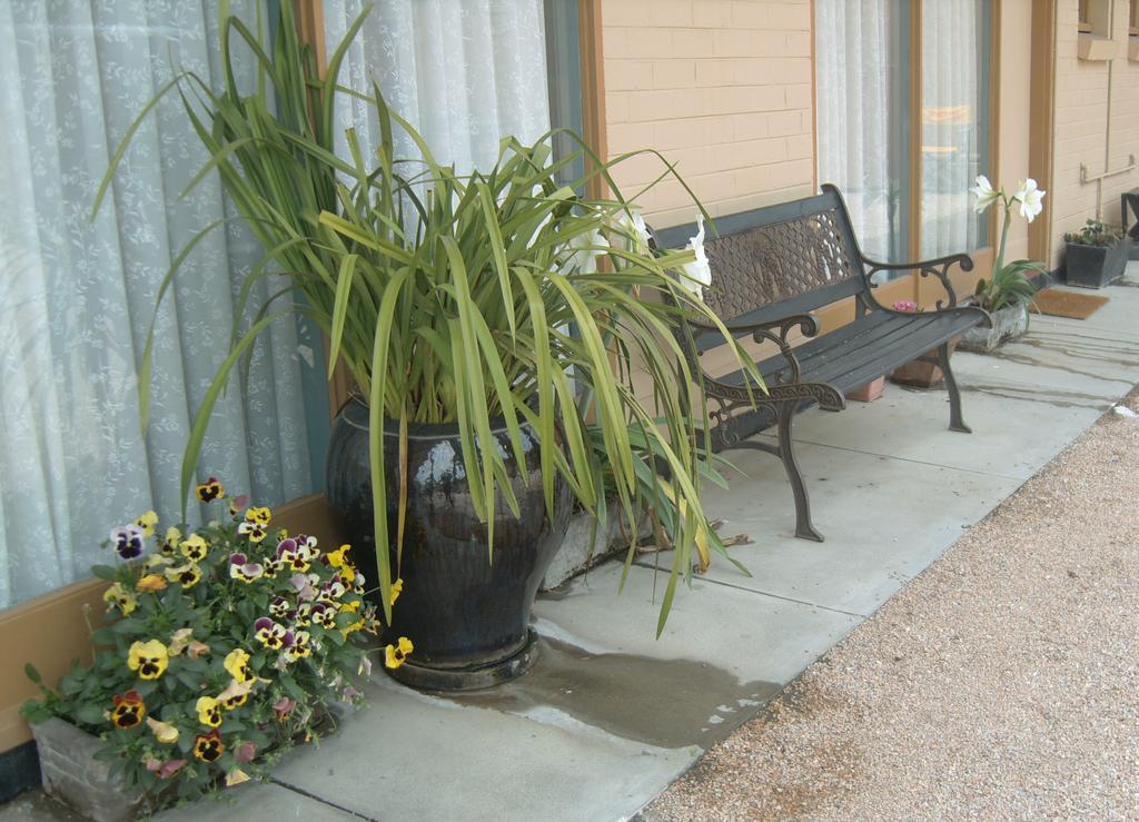 Travellers Rest Motel Bairnsdale Exterior photo